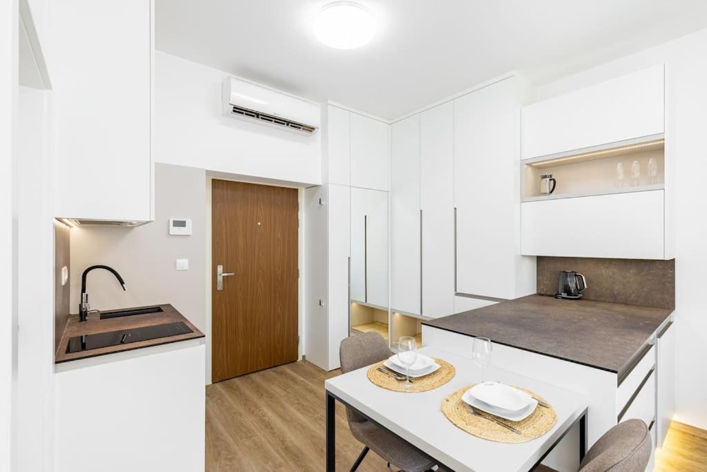 Stylish Next To President Palace Apartament *