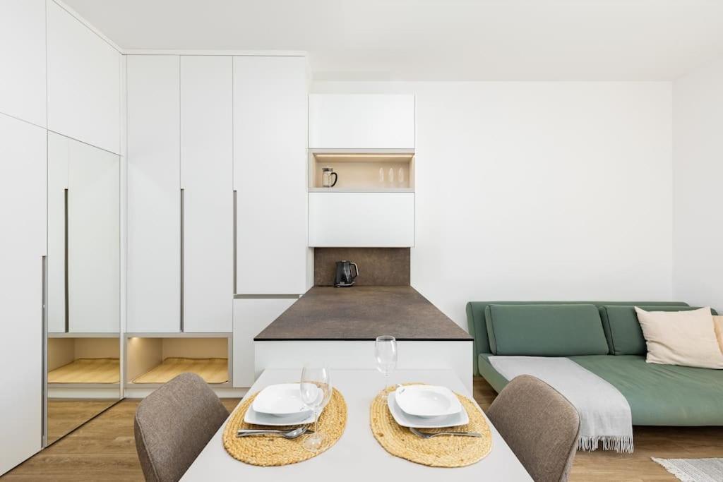 Stylish Next To President Palace *