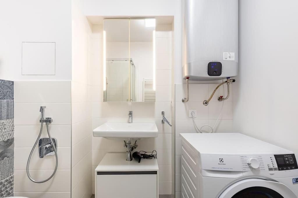 Stylish Next To President Palace *